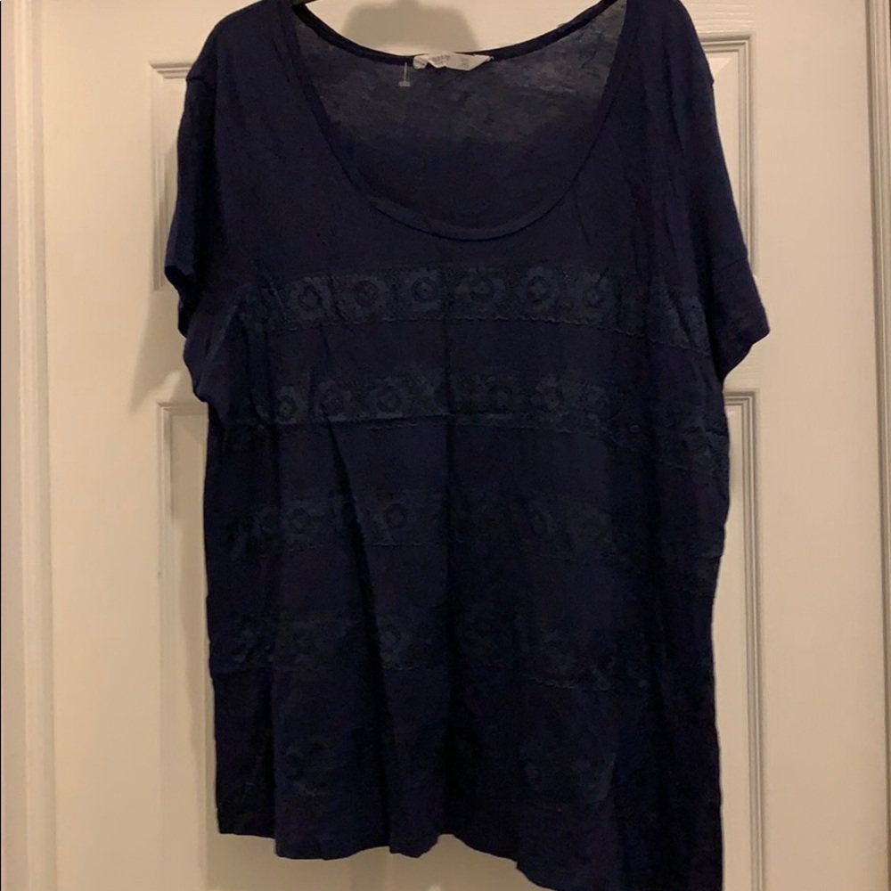 Navy Tee w/lace detail stripes